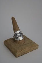 Load image into Gallery viewer, Size 10.5 Spoon Ring