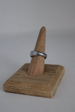 Load image into Gallery viewer, Size 7.5 Spoon Ring