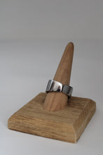 Load image into Gallery viewer, Size 10.5 Spoon Ring