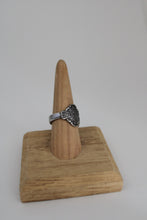 Load image into Gallery viewer, Size 8.5 Spoon Ring