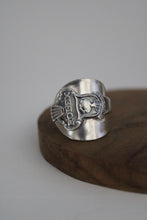 Load image into Gallery viewer, Size 8.5 Spoon Ring