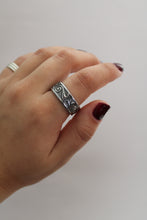 Load image into Gallery viewer, Size 10.5 Spoon Ring