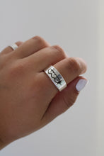 Load image into Gallery viewer, Size 9 Spoon Ring