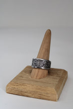 Load image into Gallery viewer, Size 10.5/11 Spoon Ring