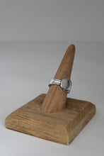 Load image into Gallery viewer, Size 8 Spoon Ring
