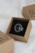 Load image into Gallery viewer, Size 8.5 Onyx Ring