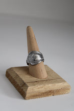 Load image into Gallery viewer, Size 9.5 Spoon Ring