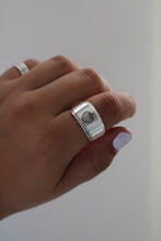Load image into Gallery viewer, Size 8.5 Spoon Ring