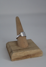 Load image into Gallery viewer, Size 8.5 Spoon Ring