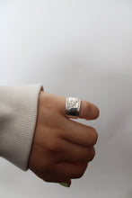 Load image into Gallery viewer, Size 4.5 Spoon Ring