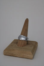 Load image into Gallery viewer, Size 10/10.5 Spoon Ring