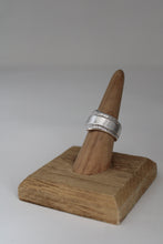 Load image into Gallery viewer, Size 7.5 Spoon Ring