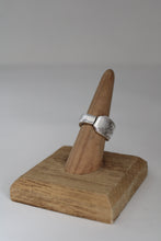 Load image into Gallery viewer, Size 7.5 Spoon Ring
