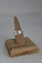Load image into Gallery viewer, Size 8.5 Spoon Ring
