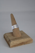 Load image into Gallery viewer, Size 7.5 Spoon Ring