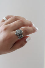 Load image into Gallery viewer, Size 8.5 Spoon Ring