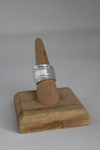 Load image into Gallery viewer, Size 7.5 Spoon Ring