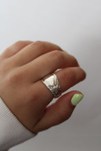 Load image into Gallery viewer, Size 8 Spoon Ring