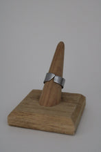Load image into Gallery viewer, Size 8 Spoon Ring