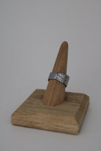 Load image into Gallery viewer, Size 7.5 Spoon Ring