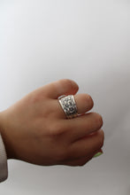 Load image into Gallery viewer, Size 7.5 Spoon Ring