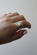 Load image into Gallery viewer, Size 8 Spoon Ring