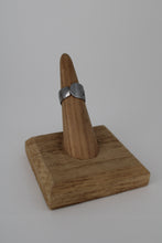 Load image into Gallery viewer, Size 4.5 Spoon Ring