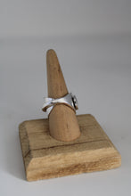 Load image into Gallery viewer, Size 9.5 Spoon Ring