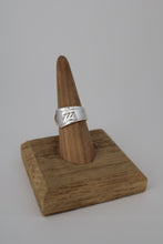 Load image into Gallery viewer, Size 7.5 Spoon Ring