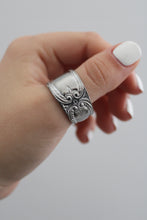 Load image into Gallery viewer, Size 11.5 Spoon Ring
