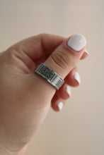Load image into Gallery viewer, Size 9.5/10 Spoon Ring