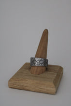 Load image into Gallery viewer, Size 12.5 Spoon Ring