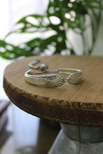Load image into Gallery viewer, Radiance Spoon Bracelet