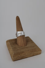 Load image into Gallery viewer, Size 8.5 Spoon Ring