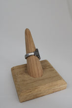 Load image into Gallery viewer, Size 7.5 Spoon Ring