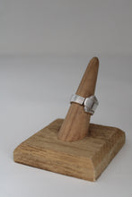 Load image into Gallery viewer, Size 7.5 Spoon Ring