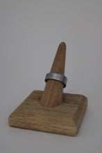 Load image into Gallery viewer, Size 8 Spoon Ring
