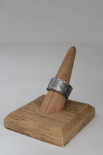 Load image into Gallery viewer, Size 8.5 Spoon Ring