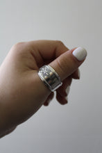 Load image into Gallery viewer, Size 9.5 Spoon Ring