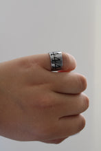 Load image into Gallery viewer, Size 4.5 Spoon Ring