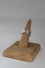 Load image into Gallery viewer, Size 5 Spoon Ring