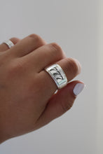 Load image into Gallery viewer, Size 9 Spoon Ring