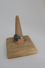 Load image into Gallery viewer, Size 11 Spoon Ring