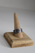 Load image into Gallery viewer, Size 11 Spoon Ring