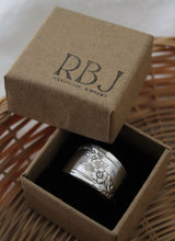 Load image into Gallery viewer, Size 8 Spoon Ring