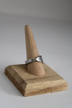Load image into Gallery viewer, Size 9.5 Spoon Ring