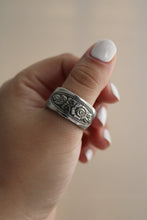 Load image into Gallery viewer, Size 11/11.5 Spoon Ring