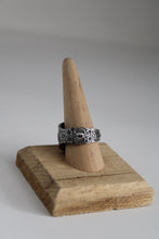 Load image into Gallery viewer, Size 11.5 Spoon Ring