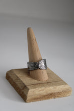 Load image into Gallery viewer, Size 11 Spoon Ring