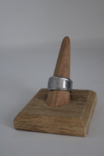 Load image into Gallery viewer, Size 10.5 Spoon Ring